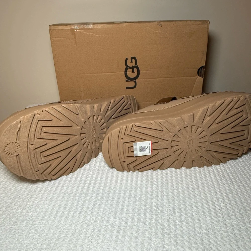 UGG Maxi Slide Sandals in Caramel Tan - Picture 4 of 4